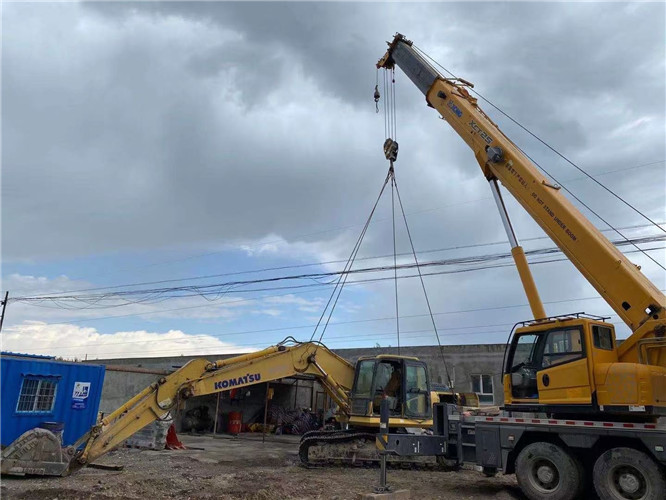 通辽市25吨吊车的工作半径是多少？