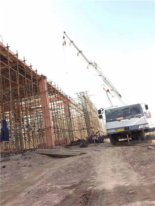 通辽市吊车作业的安全注意事项有哪些？